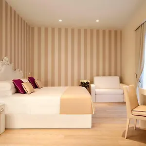 https://il-caffe-ambrosiano-boutique-hotel-and-restaurant.italymilanhotels.net